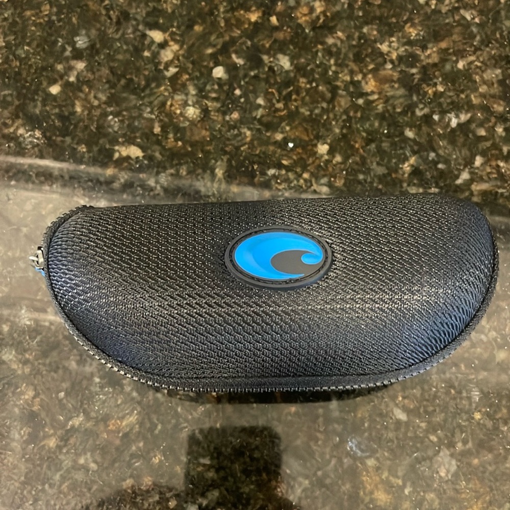 Costas hardshell sunglasses case with cleaning cloth